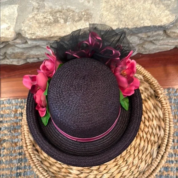 Elegant Black Straw Hat with Pink Ribbon and Floral Detail Perfect for Derby - Picture 3 of 10